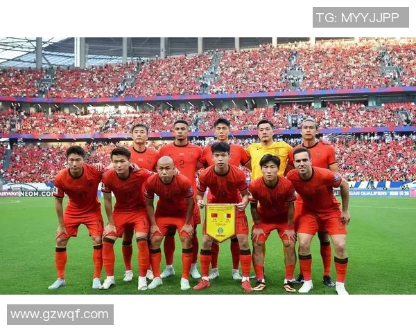 国足球星过人技艺解析：从技术细节到比赛实战的完美展现